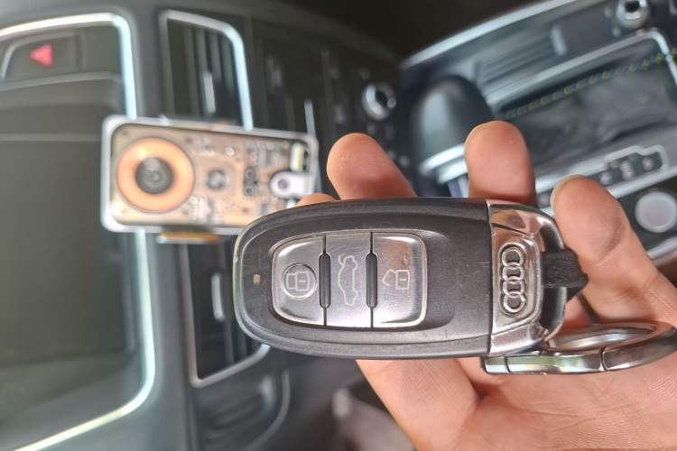 Used Audi Q5 2013 40 TFSI Comfort Edition Vehicle Key