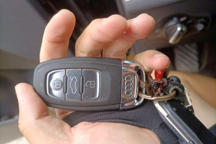 Used Audi Q5 2013 40 TFSI Comfort Edition Vehicle Key