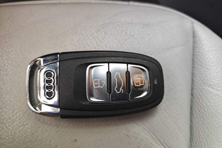 Used Audi Q5 2013 40 TFSI Comfort Edition Vehicle Key