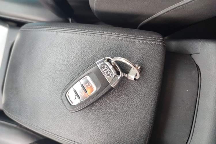 Used Audi Q5 2013 40 TFSI Technology Edition Vehicle Key