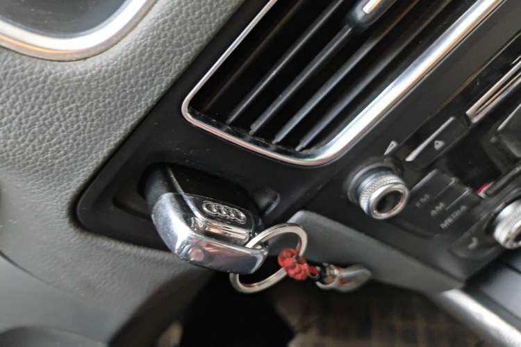 Used Audi Q5 2013 40 TFSI Technology Edition Vehicle Key