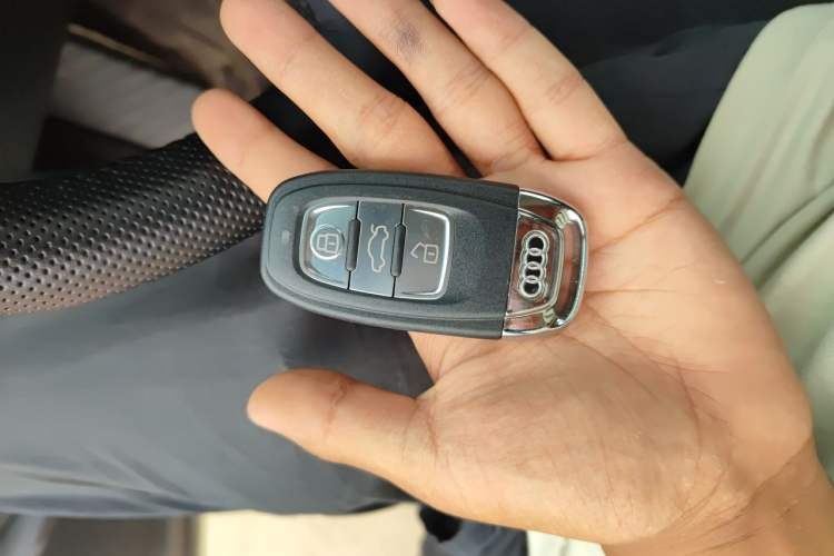 Used Audi Q5 2013 40 TFSI Ambition Vehicle Key