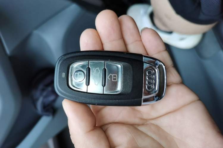 Used Audi Q5 2013 40 TFSI Ambition Vehicle Key