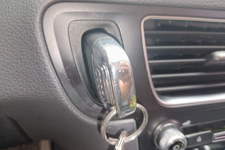 Used Audi Q5 2013 40 TFSI Technology Edition Vehicle Key