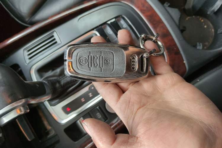 Used Audi Q5 2013 40 TFSI Technology Edition Vehicle Key