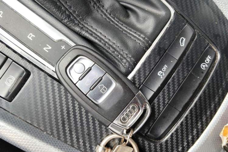 Used Audi Q5 2013 40 TFSI Technology Edition Vehicle Key