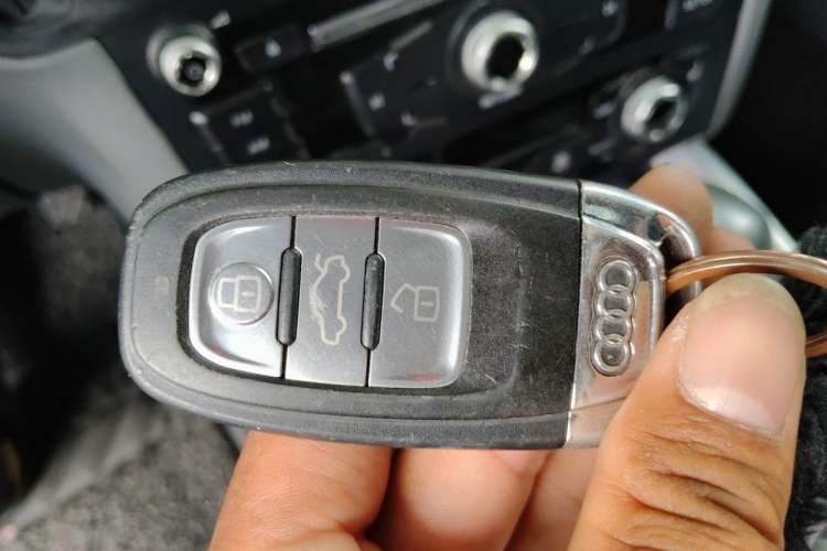 Used Audi Q5 2013 40 TFSI Technology Edition Vehicle Key