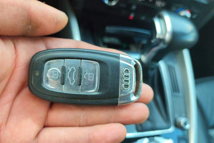 Used Audi Q5 2013 45 TFSI quattro Sport Edition Vehicle Key