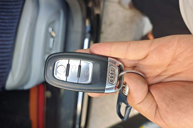 Used Audi Q5 2013 40 TFSI Comfort Edition Vehicle Key