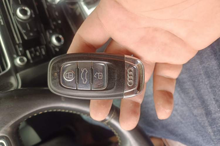 Used Audi Q5 2013 40 TFSI Technology Edition Vehicle Key
