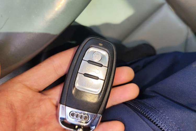 Used Audi Q5 2013 40 TFSI Technology Edition Vehicle Key