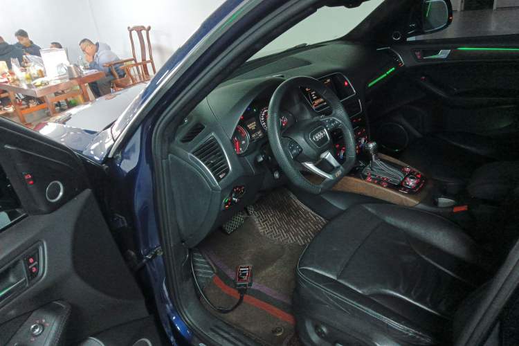 Used Audi Q5 2013 45 TFSI quattro Sport Edition Driver Seat