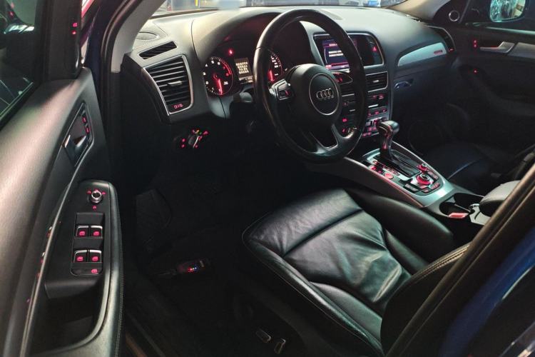 Used Audi Q5 2013 45 TFSI quattro Sport Edition Driver Seat