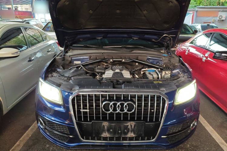 Used Audi Q5 2013 45 TFSI quattro Sport Edition Engine Bay