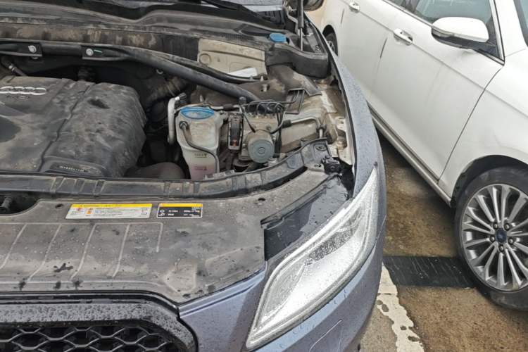 Used Audi Q5 2013 40 TFSI Ambition Engine Bay Left