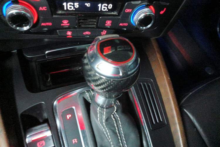 Used Audi Q5 2013 45 TFSI quattro Sport Edition Gear Lever