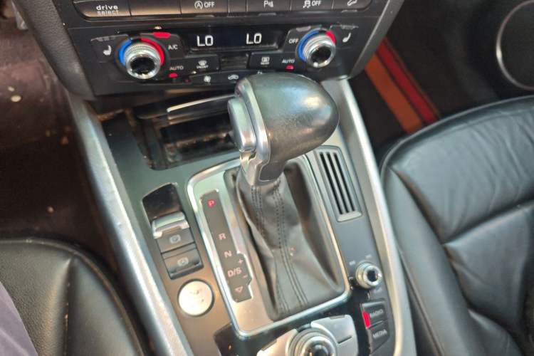 Used Audi Q5 2013 45 TFSI quattro Sport Edition Gear Lever
