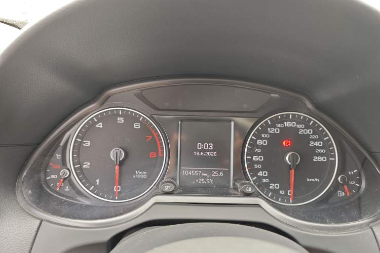 Used Audi Q5 2013 40 TFSI Ambition Instrument Cluster