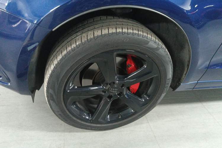 Used Audi Q5 2013 45 TFSI quattro Sport Edition Left Front Wheel Hub