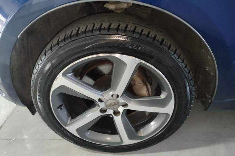 Used Audi Q5 2013 45 TFSI quattro Sport Edition Left Front Wheel Hub