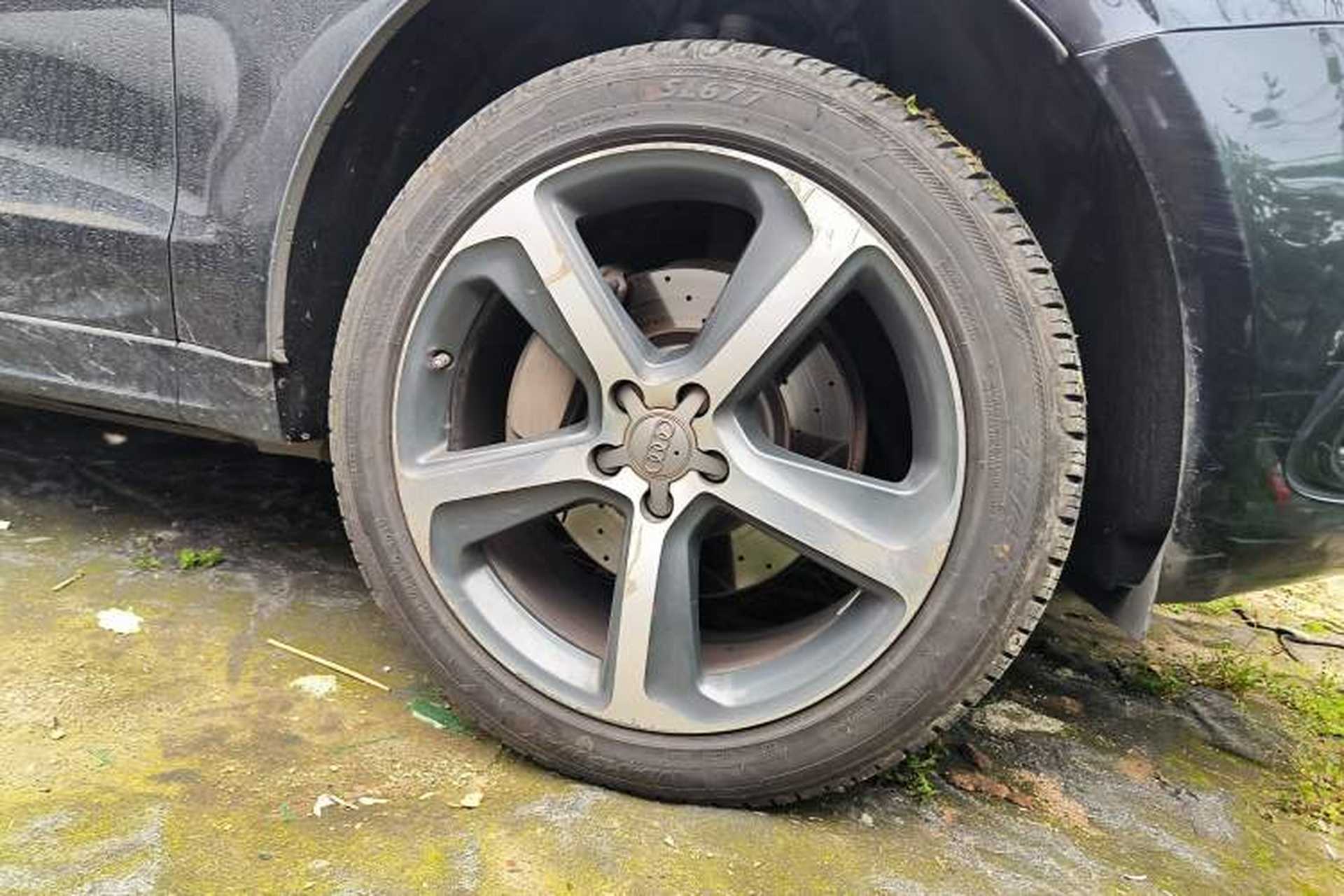 Used Audi Q5 2013 45 TFSI quattro Sport Edition Right Front Wheel Hub