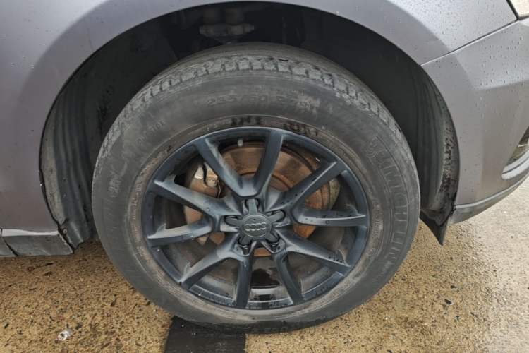 Used Audi Q5 2013 40 TFSI Ambition Right Front Wheel Hub