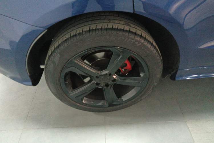 Used Audi Q5 2013 45 TFSI quattro Sport Edition Right Rear Wheel Hub