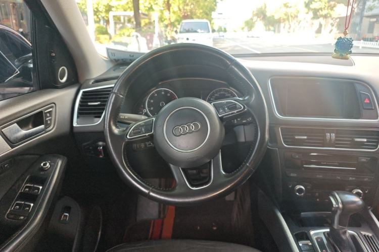 Used Audi Q5 2013 45 TFSI quattro Sport Edition Steering Wheel