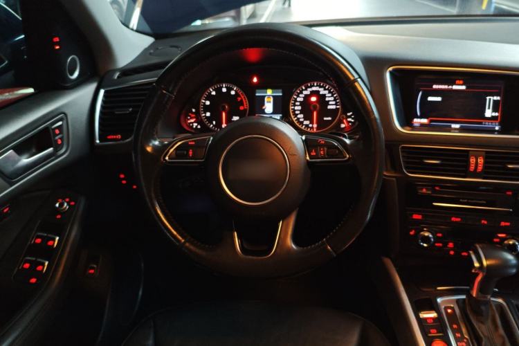 Used Audi Q5 2013 45 TFSI quattro Sport Edition Steering Wheel