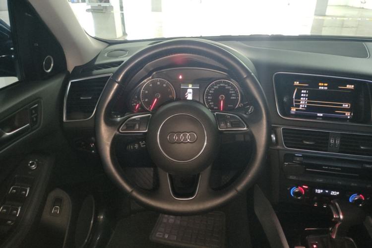 Used Audi Q5 2013 45 TFSI quattro Sport Edition Steering Wheel