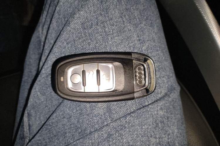 Used Audi Q5 2013 45 TFSI quattro Sport Edition Vehicle Key