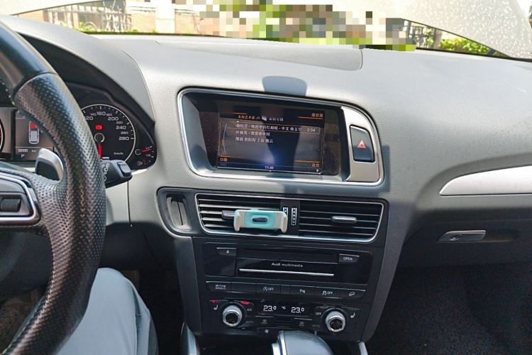 Used Audi Q5 2013 45 TFSI quattro Sport Edition Audio And AC Panel