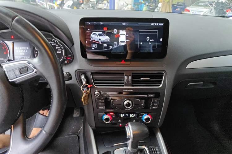 Used Audi Q5 2013 40 TFSI Ambition Audio And AC Panel