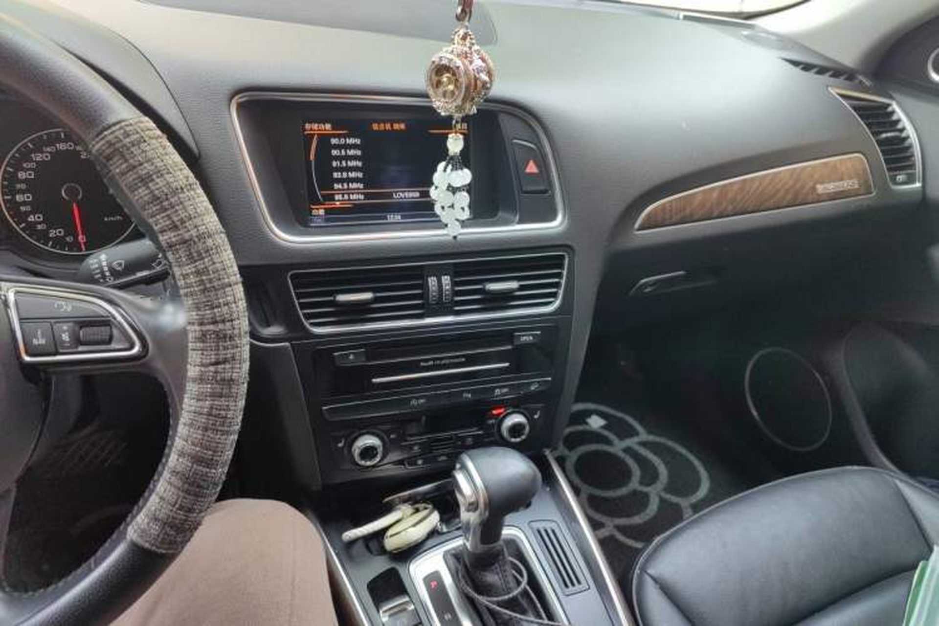 Used Audi Q5 2013 40 TFSI Comfort Edition Audio And AC Panel