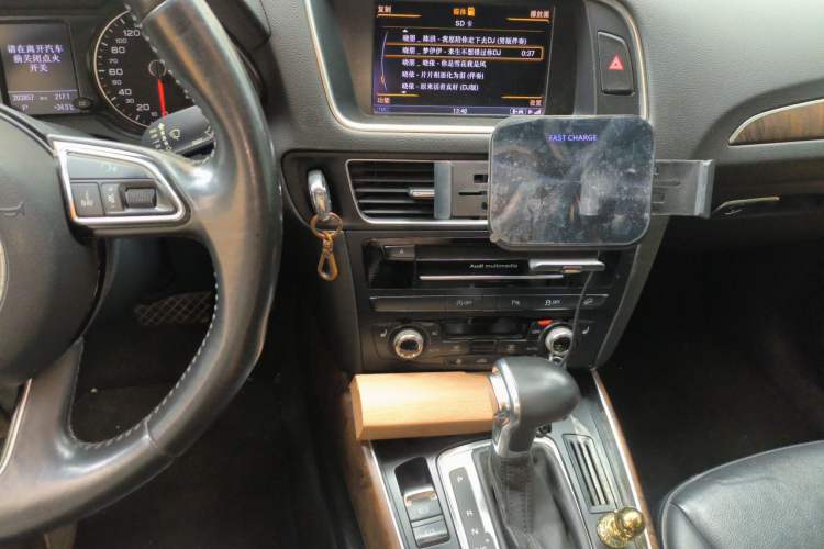 Used Audi Q5 2013 40 TFSI Comfort Edition Audio And AC Panel