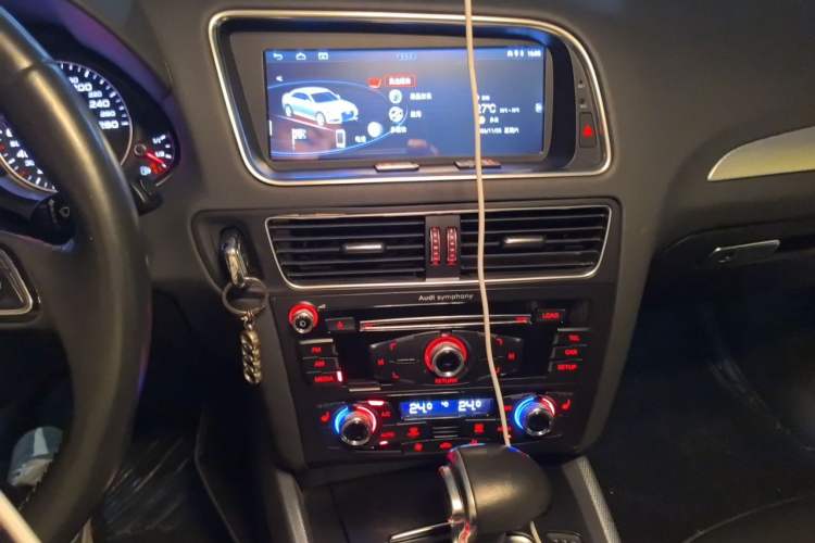 Used Audi Q5 2013 40 TFSI Technology Edition Audio And AC Panel