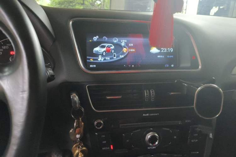 Used Audi Q5 2013 40 TFSI Ambition Audio And AC Panel
