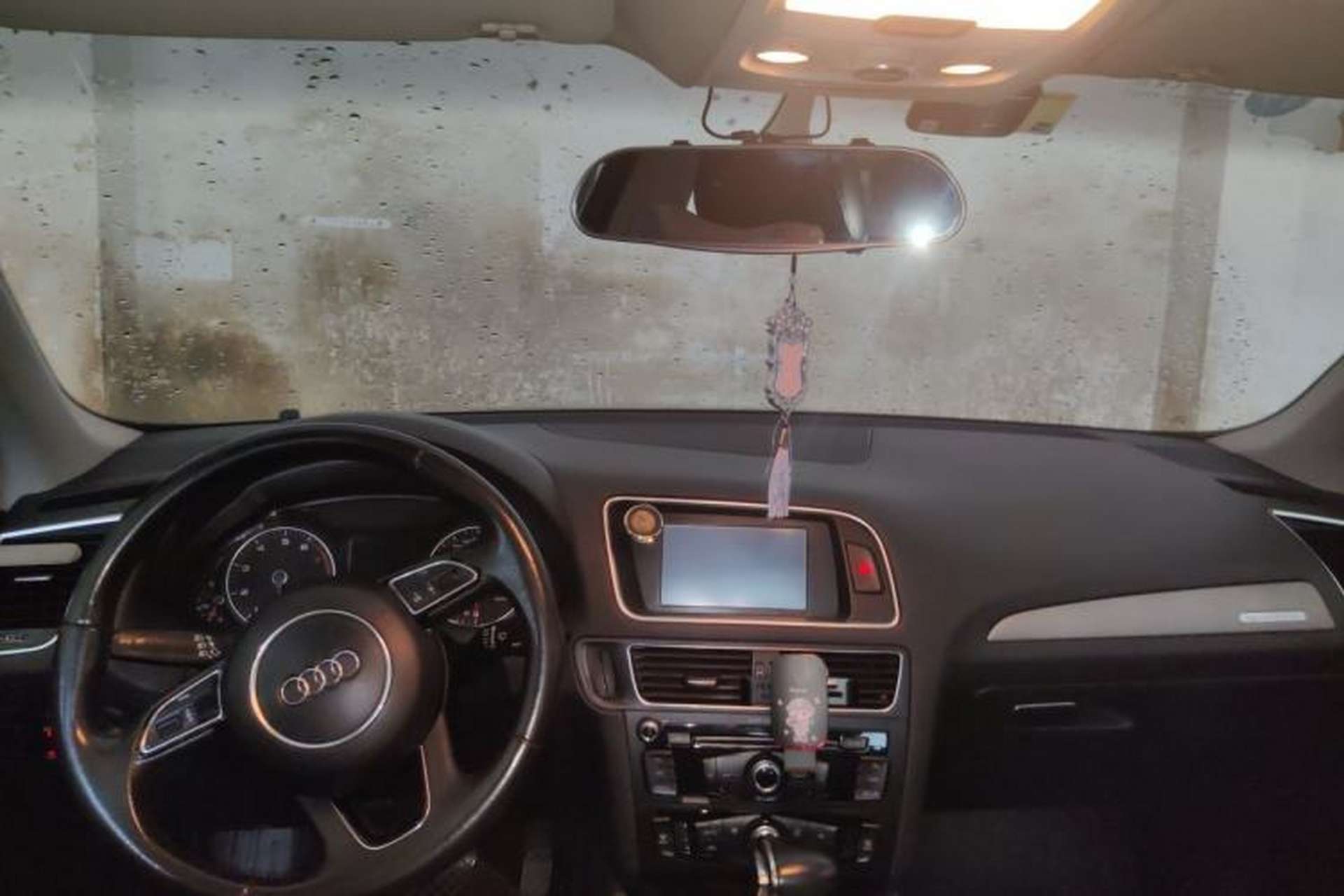 Used Audi Q5 2013 40 TFSI Technology Edition Center Console