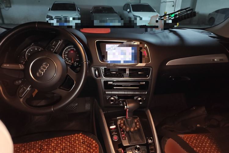 Used Audi Q5 2013 45 TFSI quattro Sport Edition Center Console