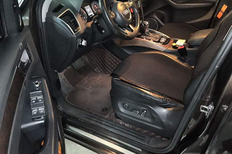 Used Audi Q5 2013 40 TFSI Technology Edition Driver Seat