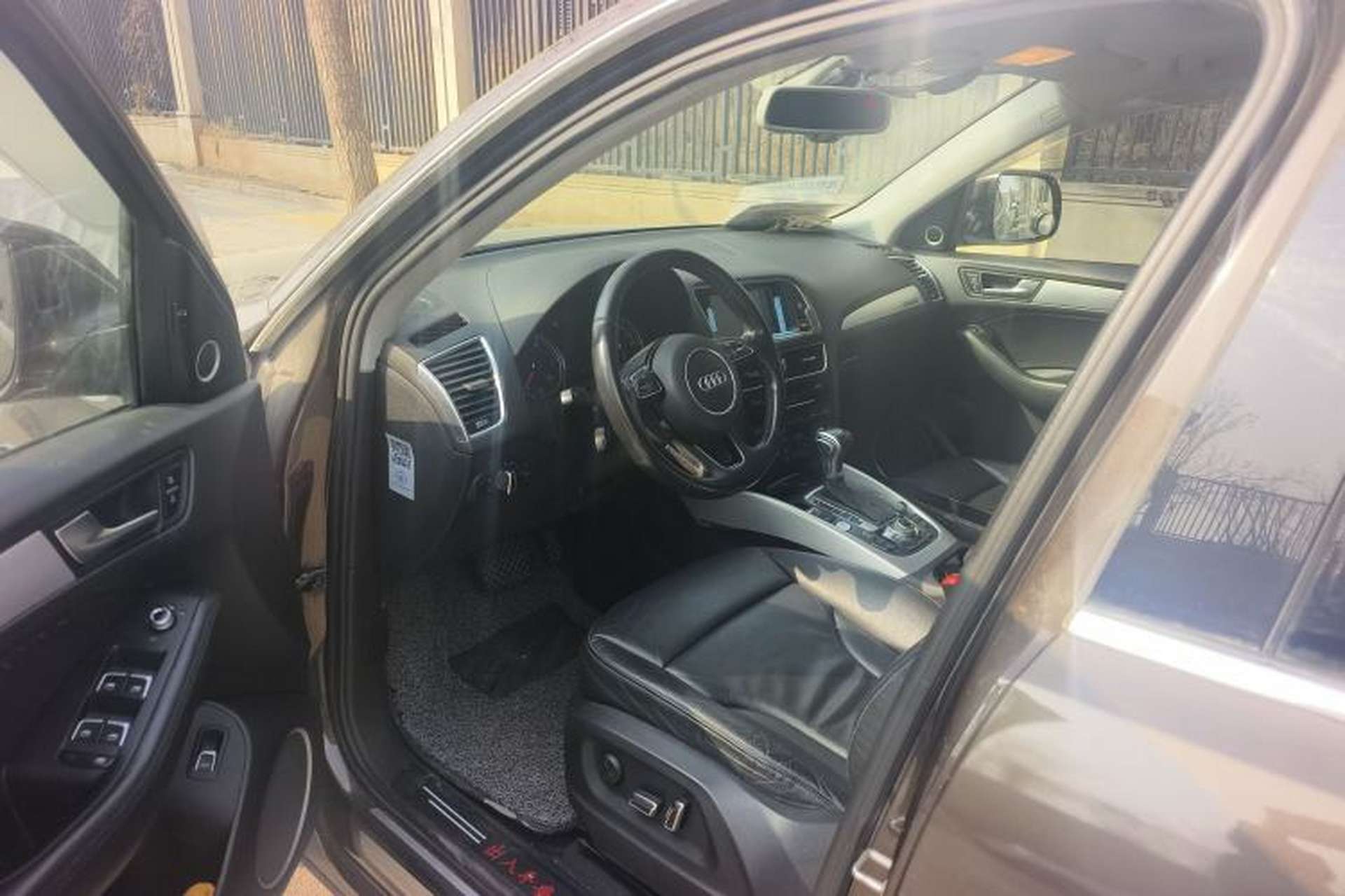 Used Audi Q5 2013 45 TFSI quattro Sport Edition Driver Seat