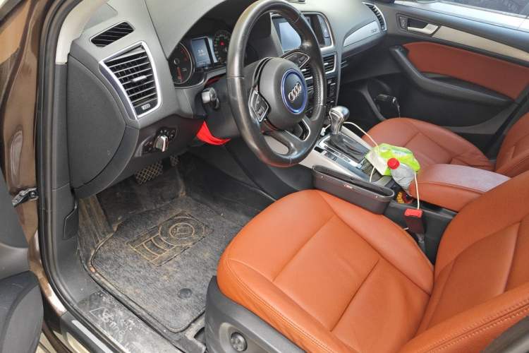 Used Audi Q5 2013 40 TFSI Ambition Driver Seat