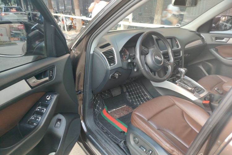 Used Audi Q5 2013 40 TFSI Technology Edition Driver Seat