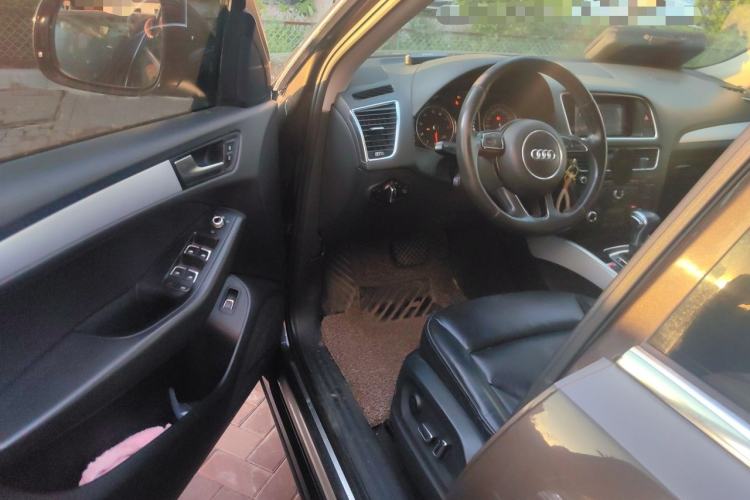 Used Audi Q5 2013 40 TFSI Technology Edition Driver Seat