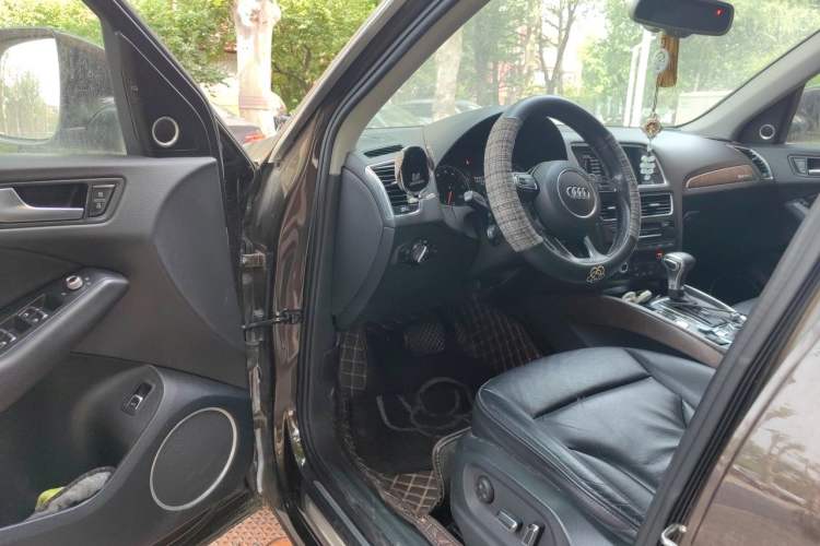 Used Audi Q5 2013 40 TFSI Comfort Edition Driver Seat