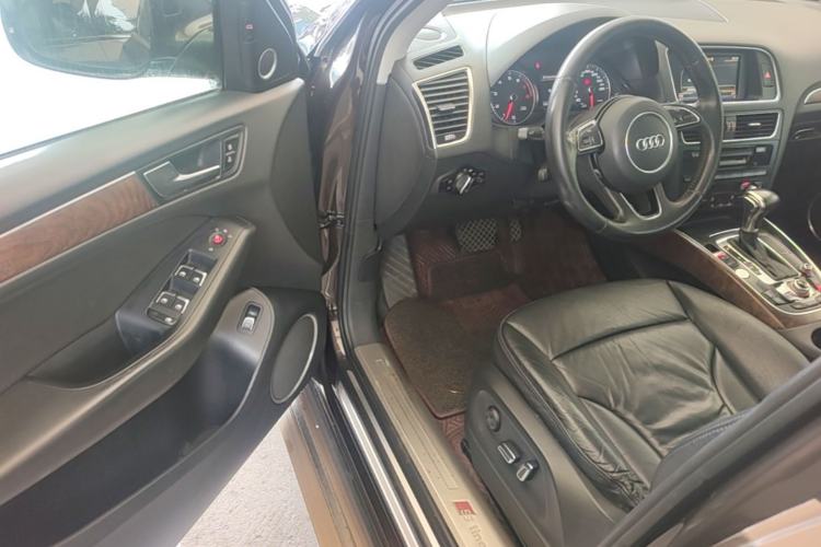 Used Audi Q5 2013 40 TFSI Comfort Edition Driver Seat