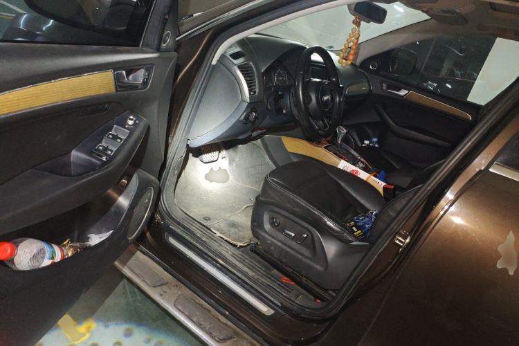 Used Audi Q5 2013 40 TFSI Technology Edition Driver Seat