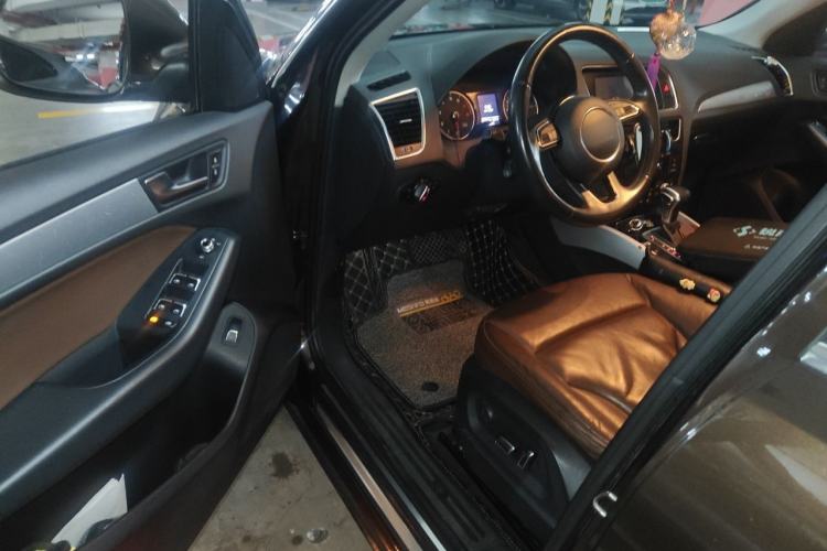 Used Audi Q5 2013 40 TFSI Technology Edition Driver Seat