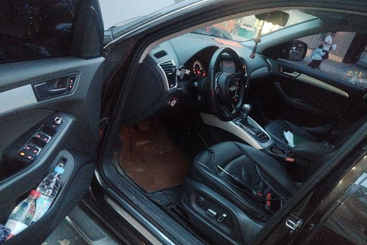 Used Audi Q5 2013 40 TFSI Technology Edition Driver Seat