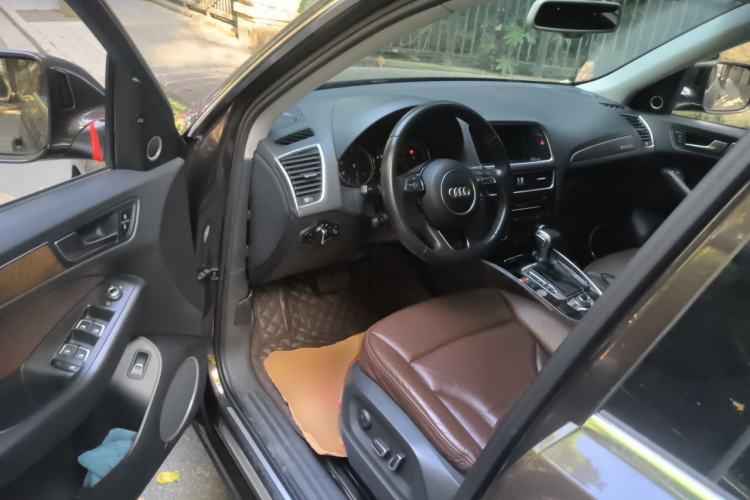 Used Audi Q5 2013 40 TFSI Comfort Edition Driver Seat